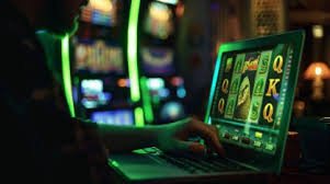 Filipino player browsing 100jl slot games on a mobile device